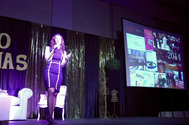 Adriana Fábrega en "7 Reinas"